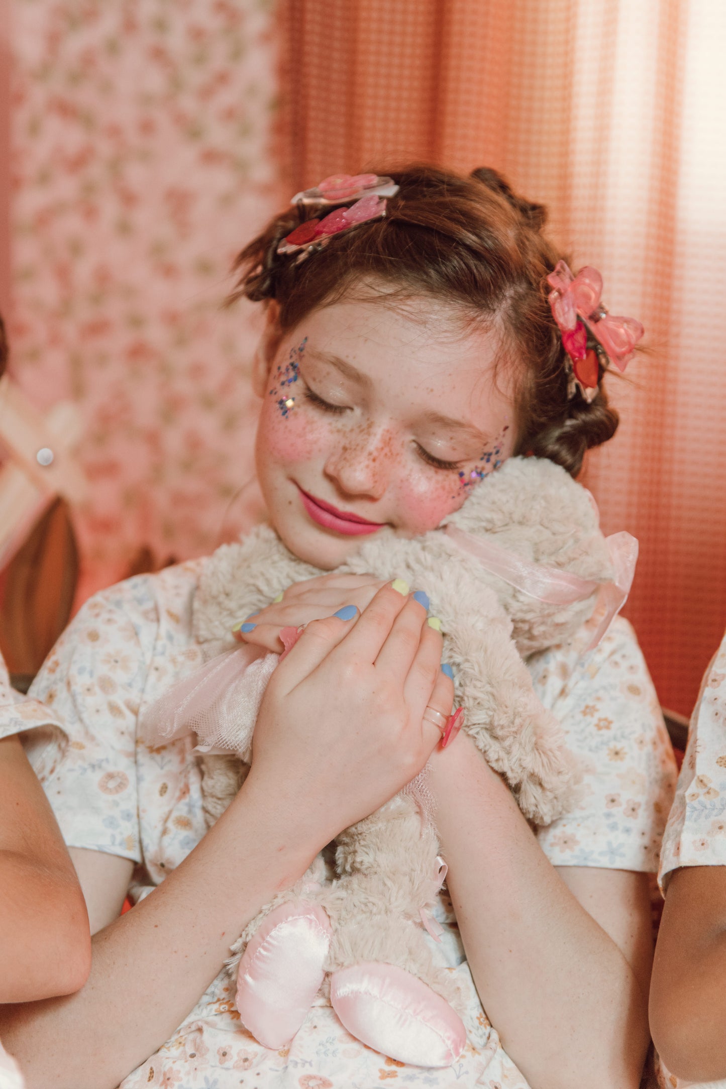 Hearts Glitter Pearlized Red Shades Hair Clips -VAL