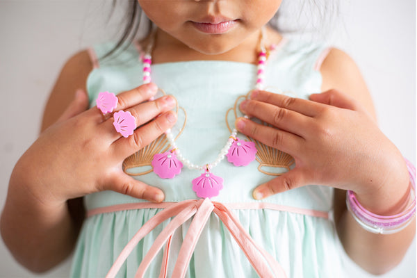 SUM23-Seashells Pink Beaded Necklace